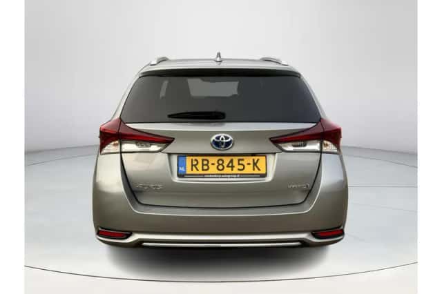 Toyota Auris (2017) thumbnail 4