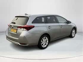 Toyota Auris (2017) thumbnail 5
