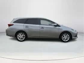 Toyota Auris (2017) thumbnail 6