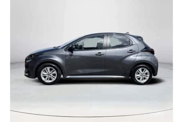 Toyota Yaris (2025) thumbnail 2