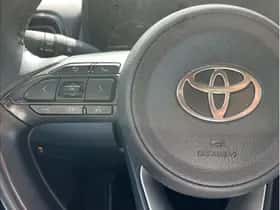 Toyota Yaris (2025) thumbnail 13