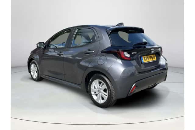 Toyota Yaris (2025) thumbnail 3