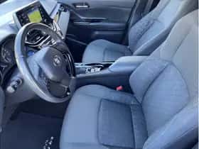 Toyota C-HR (2020) thumbnail 12