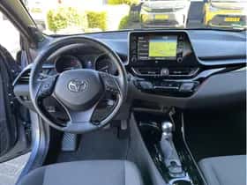 Toyota C-HR (2020) thumbnail 10
