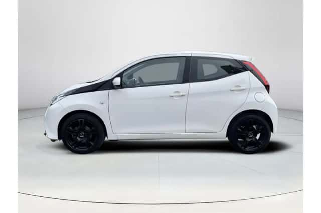 Toyota Aygo (2019) thumbnail 2