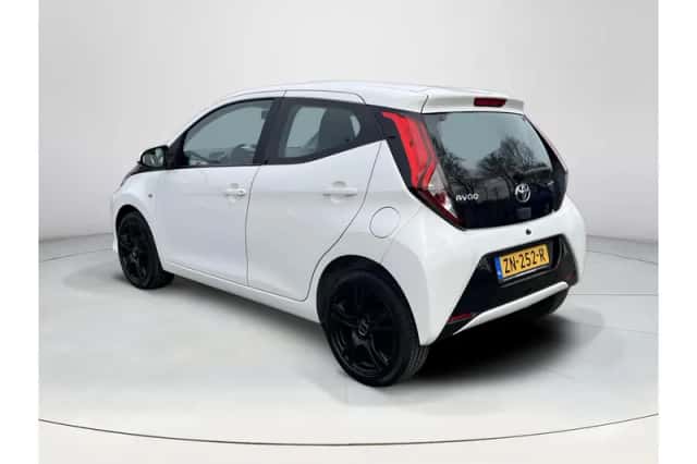 Toyota Aygo (2019) thumbnail 3