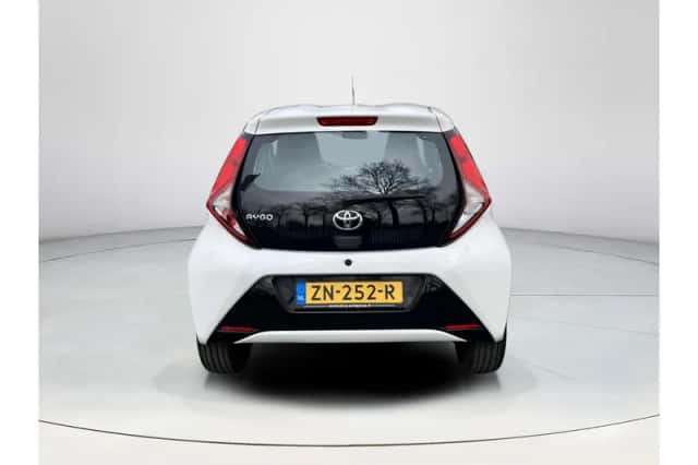 Toyota Aygo (2019) thumbnail 4