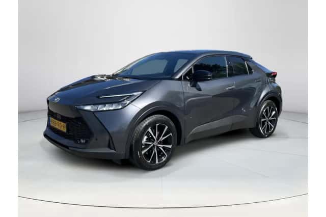 Toyota C-HR (2025) thumbnail 1
