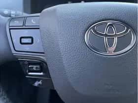 Toyota C-HR (2025) thumbnail 17