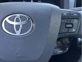 Toyota C-HR (2025) thumbnail 18