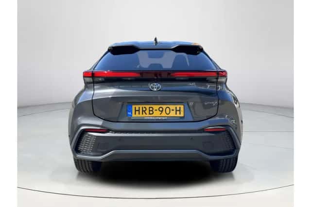 Toyota C-HR (2025) thumbnail 4