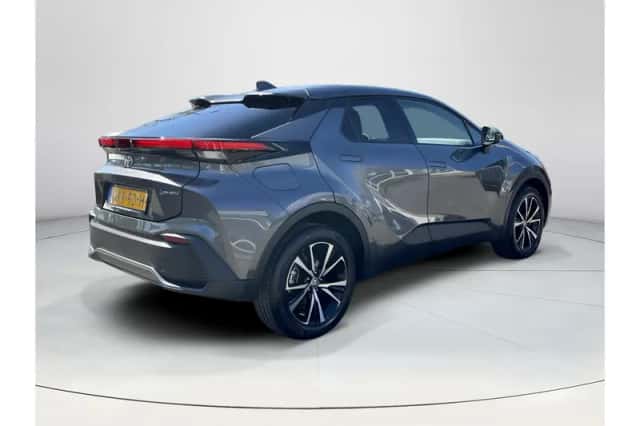 Toyota C-HR (2025) thumbnail 5