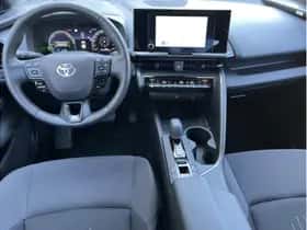 Toyota C-HR (2025) thumbnail 10