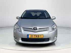 Toyota Auris (2012) thumbnail 2