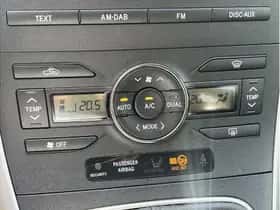 Toyota Auris (2012) thumbnail 16