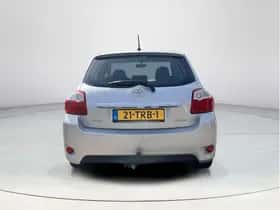 Toyota Auris (2012) thumbnail 5