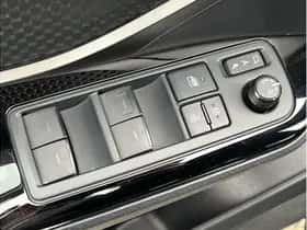 Toyota C-HR (2023) thumbnail 19