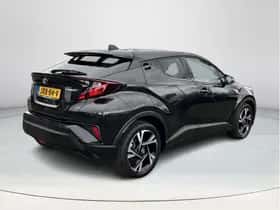 Toyota C-HR (2023) thumbnail 5