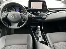 Toyota C-HR (2023) thumbnail 10
