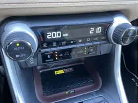 Toyota RAV4 (2024) thumbnail 16