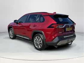 Toyota RAV4 (2024) thumbnail 3