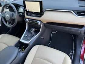 Toyota RAV4 (2024) thumbnail 9