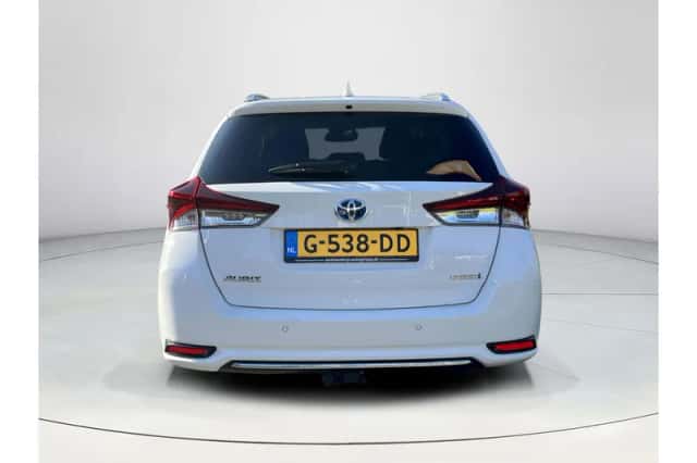 Toyota Auris (2018) thumbnail 4