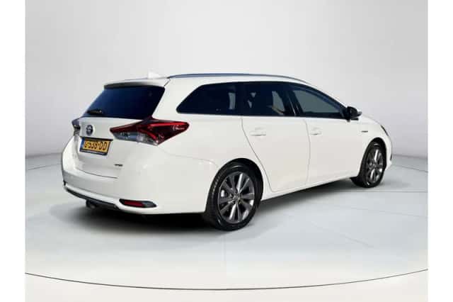 Toyota Auris (2018) thumbnail 5