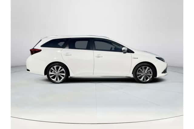 Toyota Auris (2018) thumbnail 6