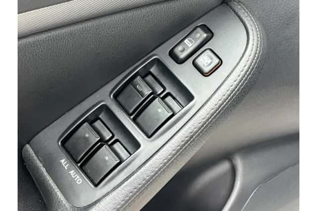 Toyota Avensis (2006) thumbnail 2