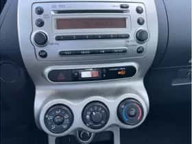 Toyota Urban Cruiser (2010) thumbnail 16