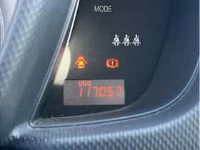 Toyota Urban Cruiser (2010) thumbnail 22