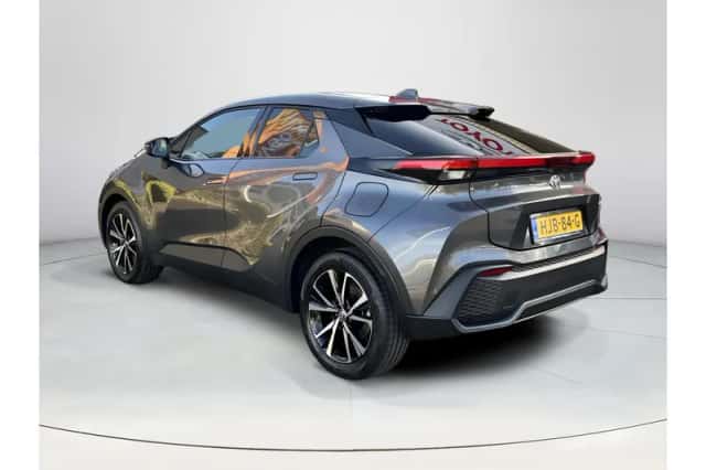 Toyota C-HR (2025) thumbnail 3