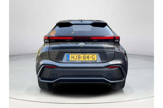 Toyota C-HR (2025) thumbnail 4