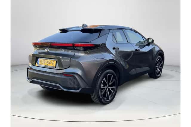 Toyota C-HR (2025) thumbnail 5