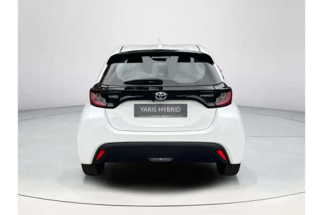 Toyota Yaris (2021) thumbnail 4