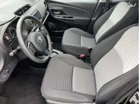 Toyota Yaris (2019) thumbnail 16