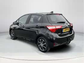 Toyota Yaris (2019) thumbnail 3