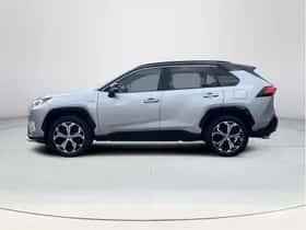 Toyota RAV4 (2021) thumbnail 2
