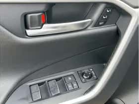 Toyota RAV4 (2021) thumbnail 18