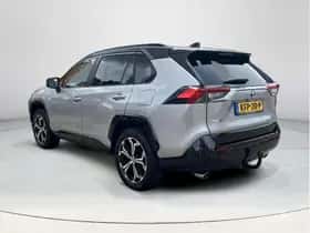 Toyota RAV4 (2021) thumbnail 3