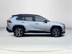 Toyota RAV4 (2021) thumbnail 6