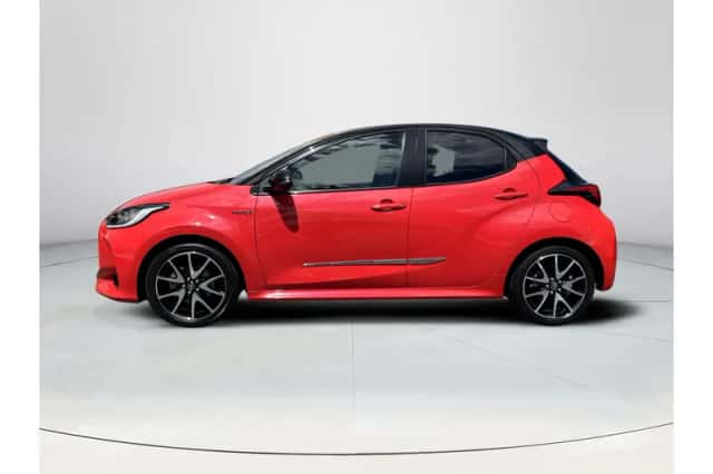 Toyota Yaris (2020) thumbnail 2