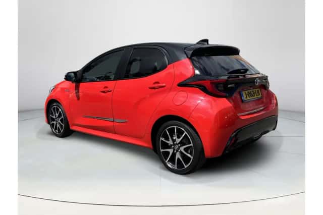 Toyota Yaris (2020) thumbnail 3