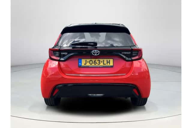 Toyota Yaris (2020) thumbnail 4