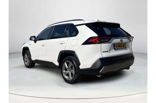 Toyota RAV4 (2019) thumbnail 3