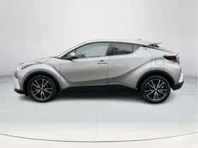 Toyota C-HR (2019) thumbnail 2