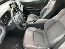 Toyota C-HR (2019) thumbnail 12