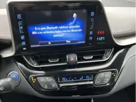 Toyota C-HR (2019) thumbnail 14