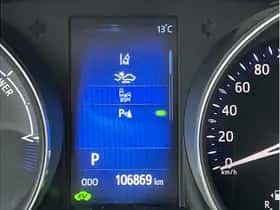 Toyota C-HR (2019) thumbnail 22